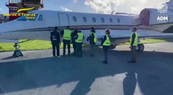 Operazione Hidden Flight, sequestrato jet privato per frode