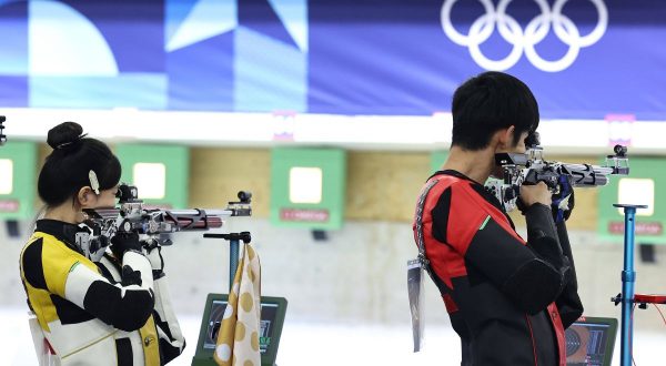 Alla Cina nella carabina mista il primo oro di Parigi2024