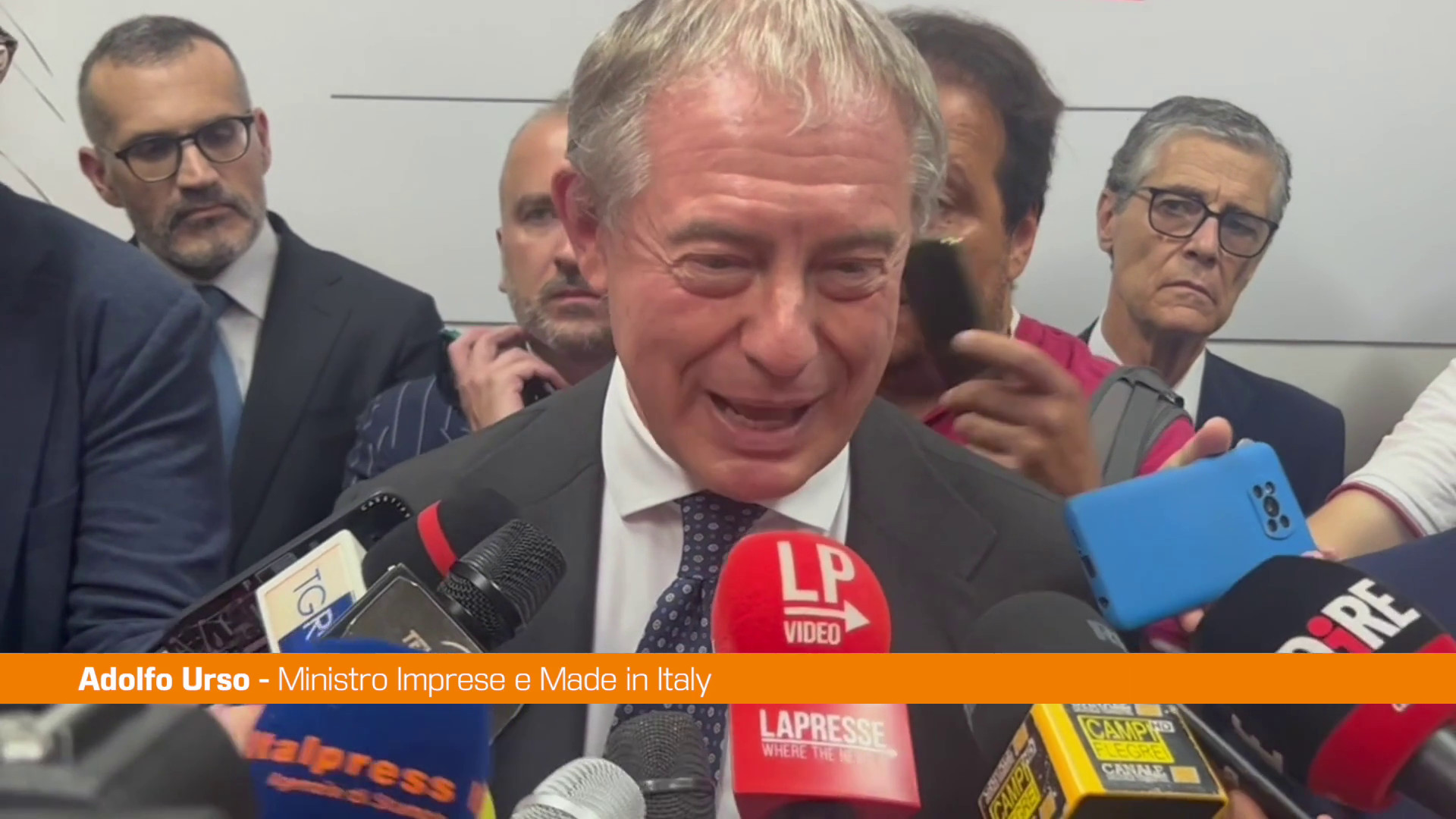 Urso “Crisi moda temporanea, pacchetto misure in prossima manovra”