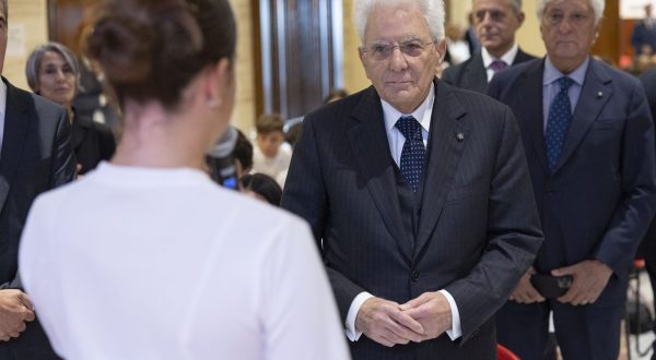 Scuola, Mattarella “Ricostruire patto educativo famiglie-insegnanti”