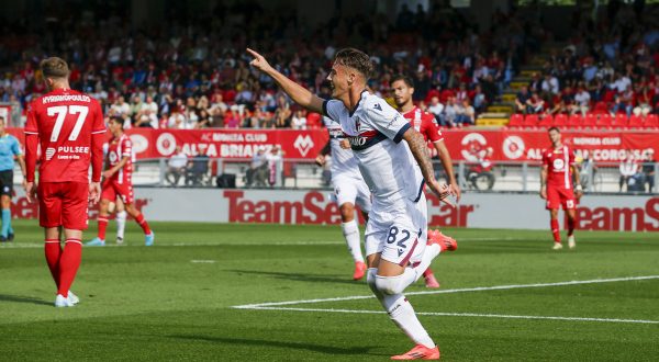 Urbanski e magia di Castro, il Bologna vince 2-1 a Monza