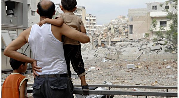 Raid israeliani su Beirut per tutta la notte