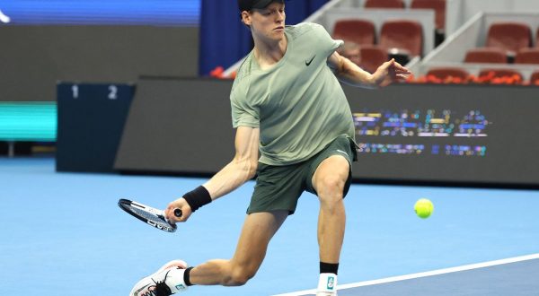 Sinner non si ferma, è in semifinale al torneo di Pechino