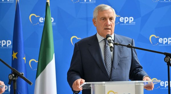 Tajani “Combattimenti in corso, gli italiani lascino il Libano”
