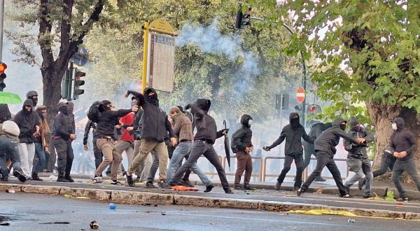 Scontri a Roma tra manifestanti pro Palestina e forze dell’ordine