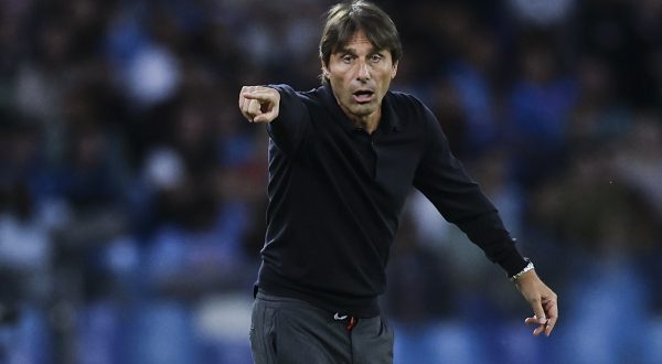 Conte “Nel mio Napoli tutti titolari, migliorare dopo Empoli”