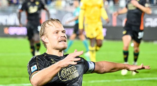 Il Venezia ribalta l’Udinese, 3-2 in rimonta al Penzo