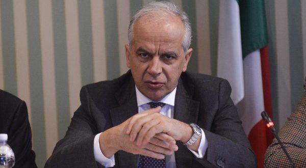 Migranti, Piantedosi “Progetto Albania contrasterà flussi irregolari”