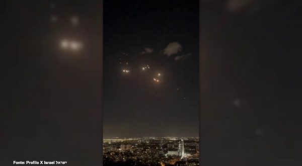 Dall’Iran attacco missilistico contro Israele, le immagini