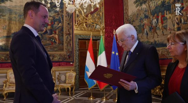 Il Presidente Mattarella riceve sei nuovi ambasciatori