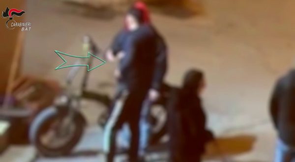 Spacciavano nei pressi di un circolo privato, 4 arresti a Canosa