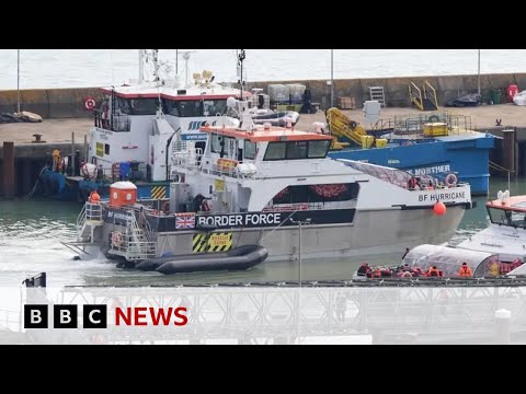 Four migrants including child die in English Channel crossing attempt | BBC News