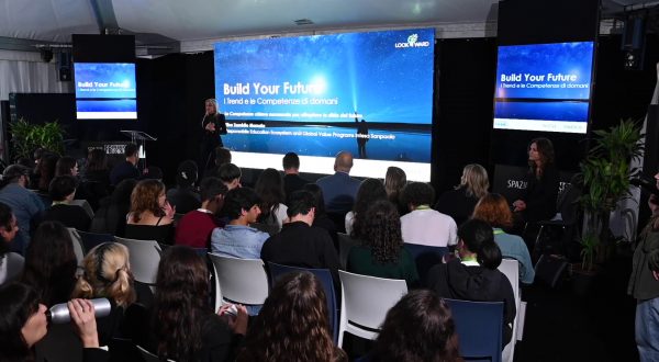 IA e cinema, Intesa Sanpaolo ispira I giovani con Build Your Future