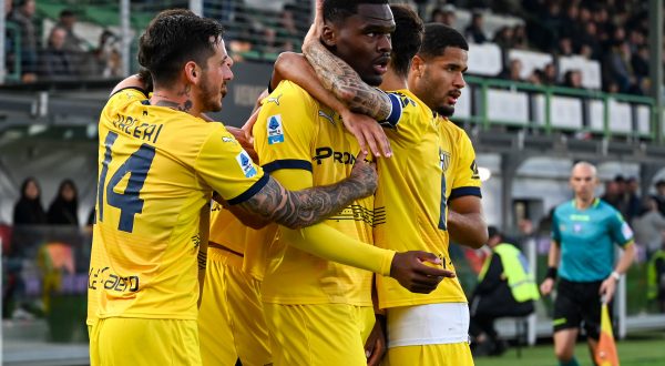 Il Parma ribalta il Venezia e vince la sfida salvezza