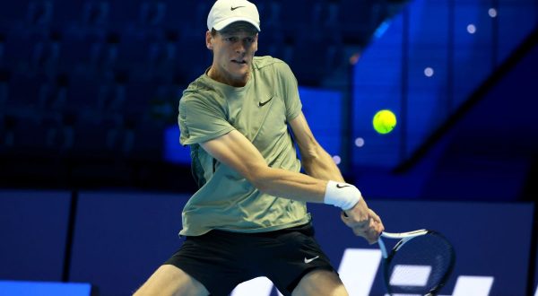 Sinner batte De Minaur al debutto alle Atp Finals