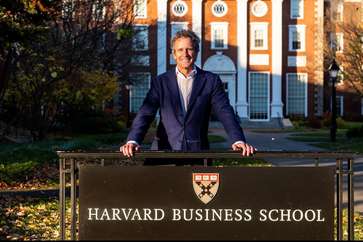 La &ldquo;discontinuit&agrave;&rdquo; di Alessandro Benetton metodo insegnato ad Harvard