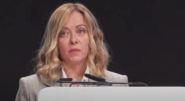 Clima, Meloni “Superare divisioni, lavorare per generazioni future”