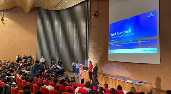 Intesa Sanpaolo incontra 800 studenti alla Federico II di Napoli