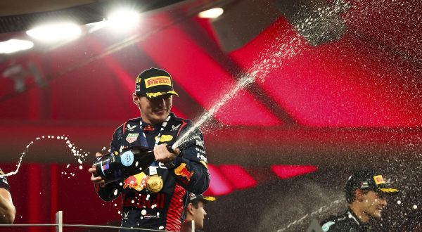 A Las Vegas vince Russell, Verstappen conquista il quarto titolo