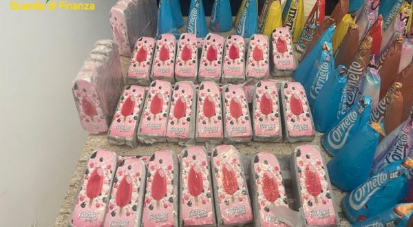 Duro colpo alle piazze di spaccio di Roma, sequestrati 55 kg di droga