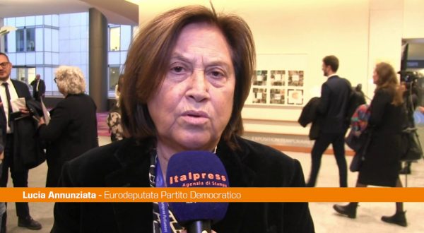 Annunziata “Europa in ritardo sulla difesa comune”