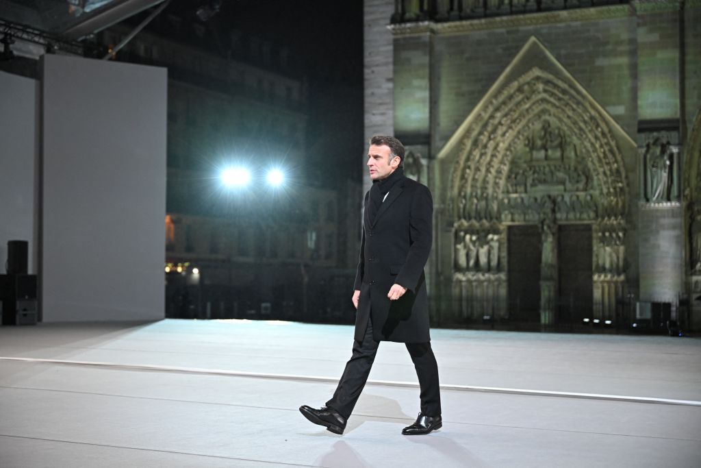 Macron &ldquo;Restituiamo Notre-Dame ai fedeli, ai francesi e al mondo intero&rdquo;