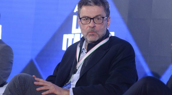 Giorgetti “Crescita asfittica, declino demografico è gravissimo”