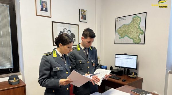 Tangenti per indennizzi, indagati medico e funzionari a Vibo Valentia