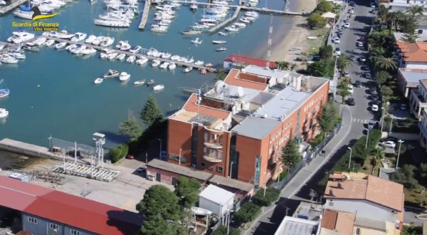 Tangenti per indennizzi a Vibo Valentia, medico e 2 funzionari sospesi