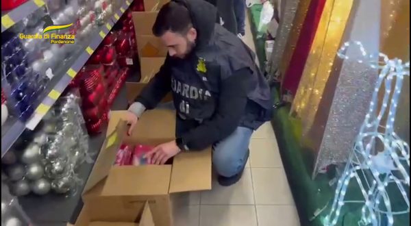 Pordenone, sequestrati 65 mila fuochi d’artificio