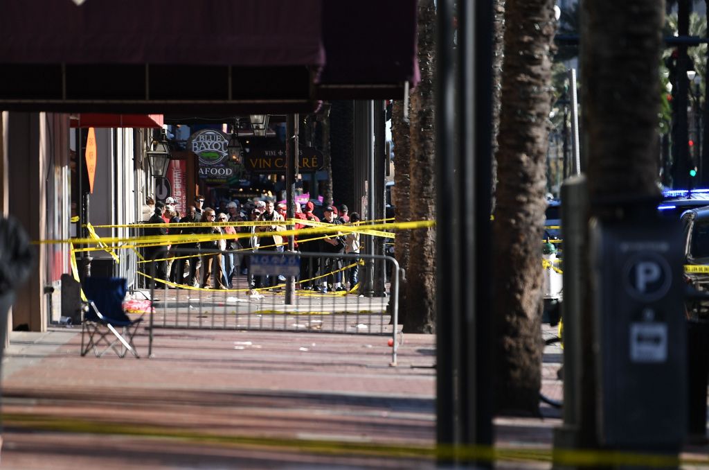 Strage di New Orleans, almeno 15 morti. Biden &ldquo;Killer ispirato da Isis&rdquo;