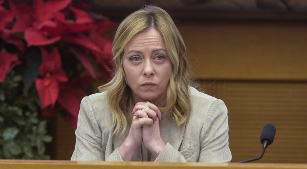 Scontri al corteo per Ramy a Roma, Meloni “Ignobile episodio”