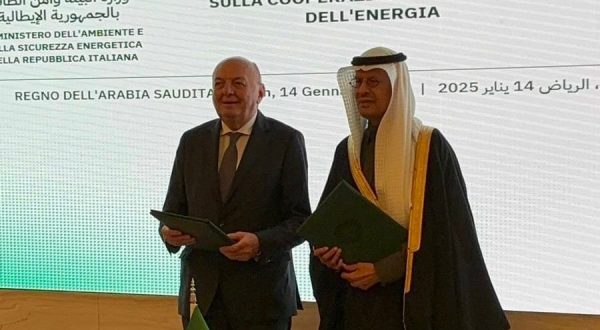 Energia, firmato a Riad memorandum tra Italia e Arabia Saudita