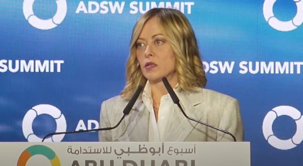 Meloni annuncia interconnessione energetica con Emirati e Albania