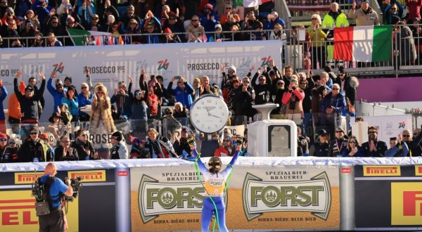 Brignone vince il Super G a Cortina e domina la classifica generale”