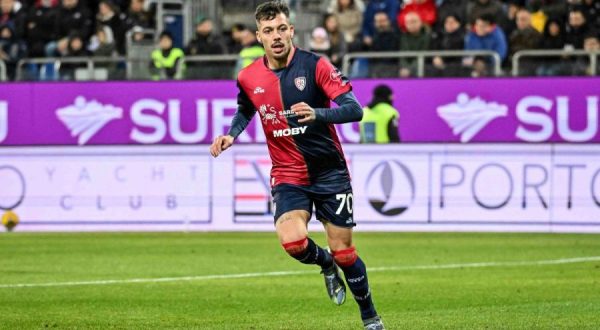 Vittoria netta del Cagliari, poker al Lecce in rimonta