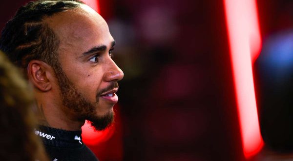 Primo giorno di Hamilton in Ferrari “Corono un sogno”