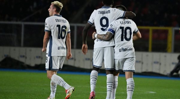 L’Inter fa poker a Lecce, continua la rincorsa al Napoli