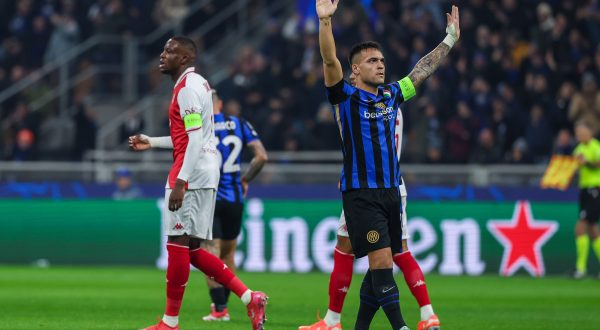 Tripletta Lautaro, 3-0 al Monaco e Inter agli ottavi