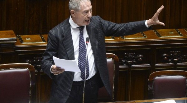 Auto, Urso “L’Ue faccia in fretta per evitare il collasso”