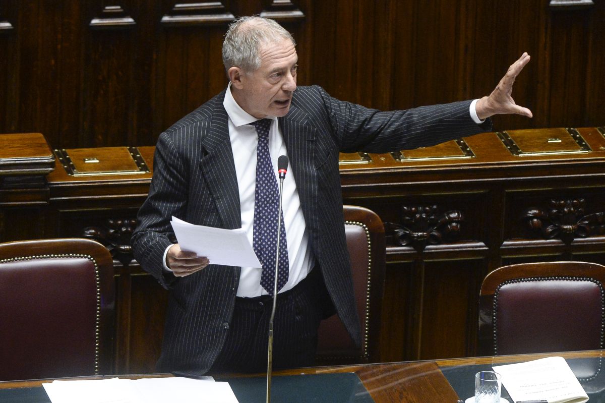 Auto, Urso &ldquo;L&rsquo;Ue faccia in fretta per evitare il collasso&rdquo;