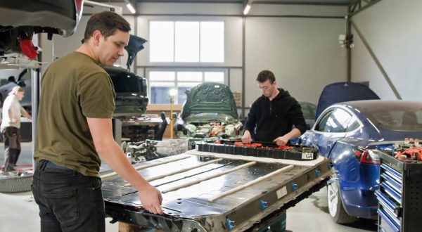 Auto elettriche, la risposta è nel riciclo, ma l’Europa rischia