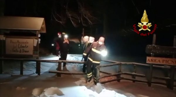 Vento e neve in Campania, oltre 400 interventi dei vigili del fuoco