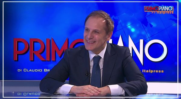 Siri “Rischioso delegare troppe funzioni all’algoritmo”