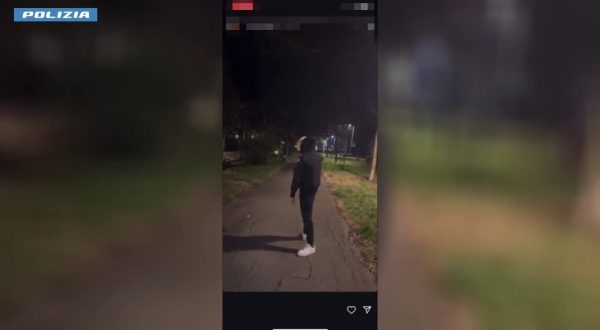 Pubblica video sui social mentre spara, denunciato ragazzo