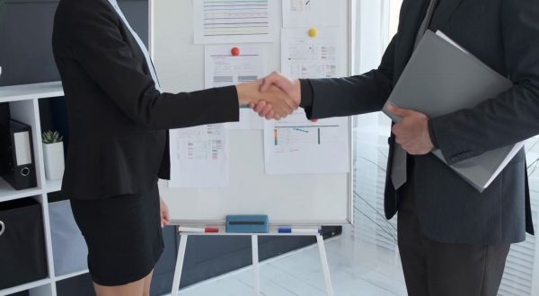 Firmato il nuovo contratto degli statali, 165 euro di aumento