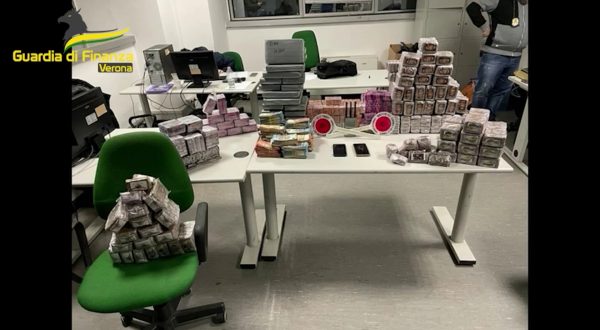 Droga, smantellata rete internazionale traffico tra Milano e Verona