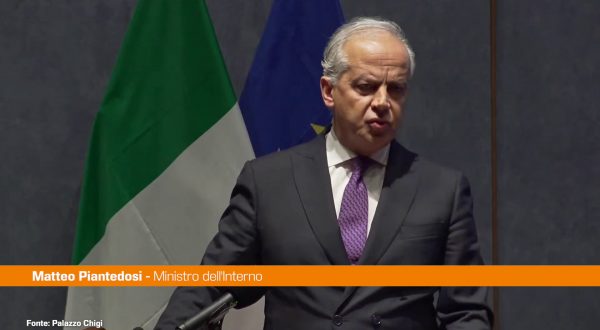 Migranti, Piantedosi “Sbarchi ridotti del 60 per cento”