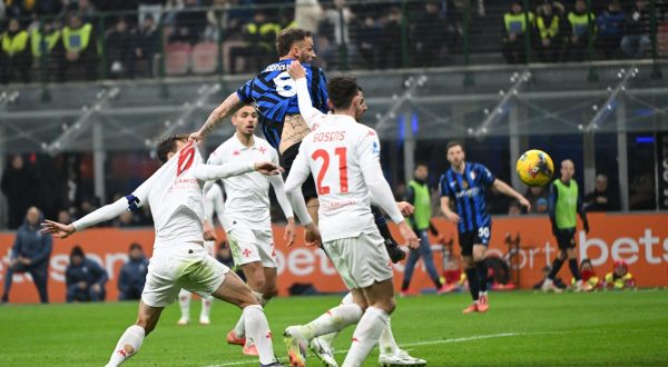 L’Inter batte 2-1 la Fiorentina, ora -1 dal Napoli
