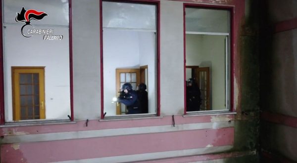 Maxi blitz dei carabinieri contro i mandamenti mafiosi di Palermo